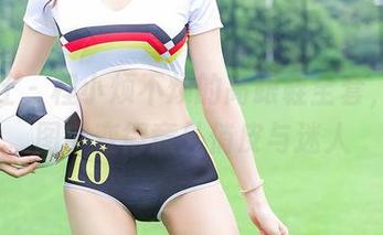 爱蜜社 – 程小烦不烦的高跟鞋全套，在原图中变得意外俏皮与迷人