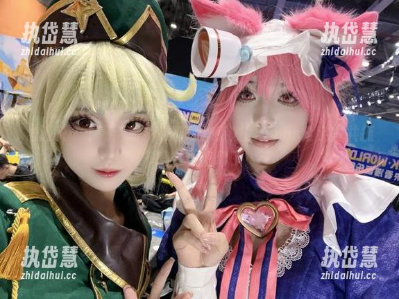 难道又一个高清旅拍是狐玖玖引发的“cos全宇宙共振”吗？太魔幻了！