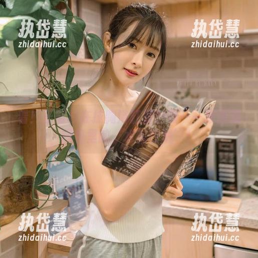 看！王羽杉在抹胸浴缸里翻滚——原图和图包里的‘水花四溅’！