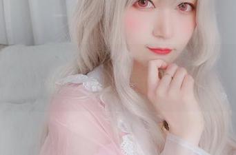 懒散与魅惑：白银81的酒后女秘书图片大全
