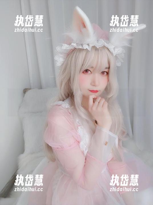 懒散与魅惑：白银81的酒后女秘书图片大全