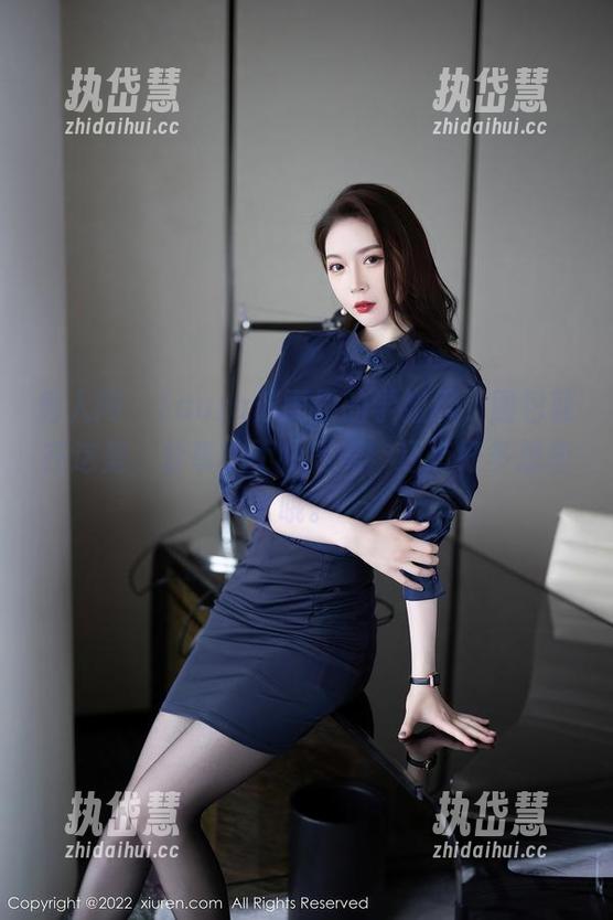 秀人网 - Laura苏雨彤的学姐风，图包就在这里，分享的不止是美，还有好多想象哦。