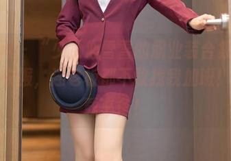 秀人网 – “少女心雪雪的职业装合集：穿上这衣服，连老板都不敢找我加班！”下载必备！