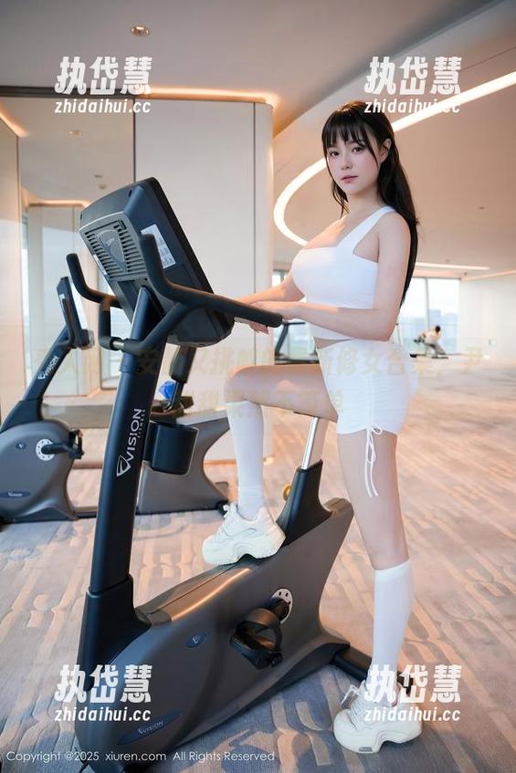 秀人网 - 安静又挑衅的最新修女合集，尹甜甜果然不简单