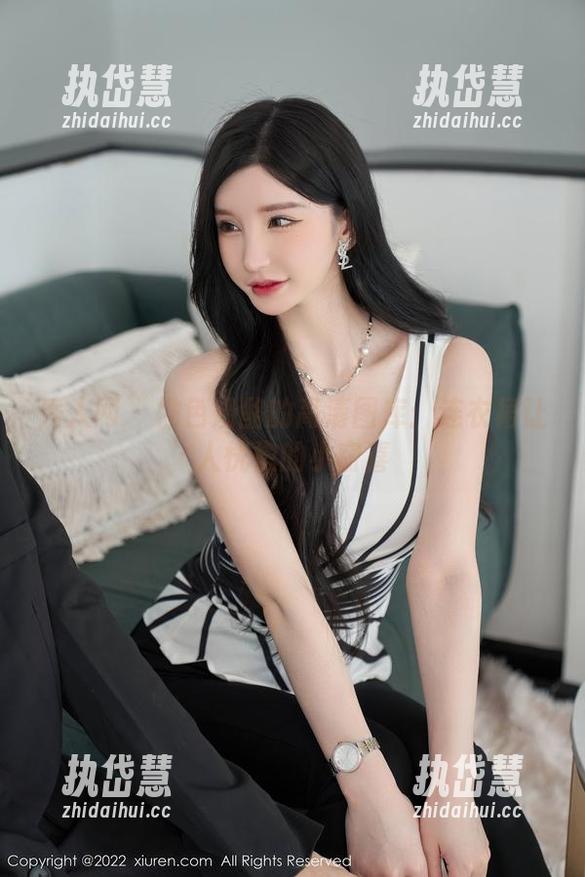 秀人网-桃色奶酪 秀人网 - 桃色奶酪的高清图库:连衣裙让人恍惚的小窃喜