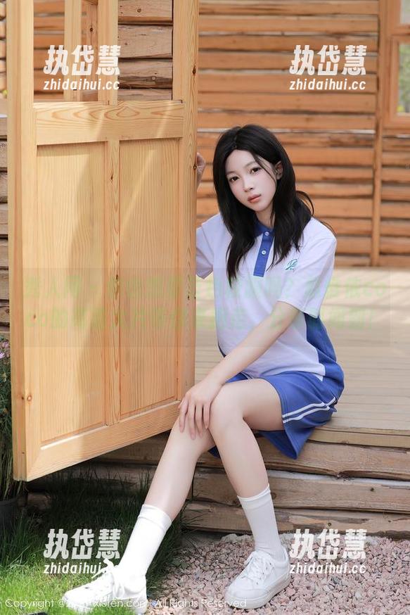 秀人网 - 你也想要蓝色校服吗？赵惟依coco的高清大片等你来抱走，分享时间到！