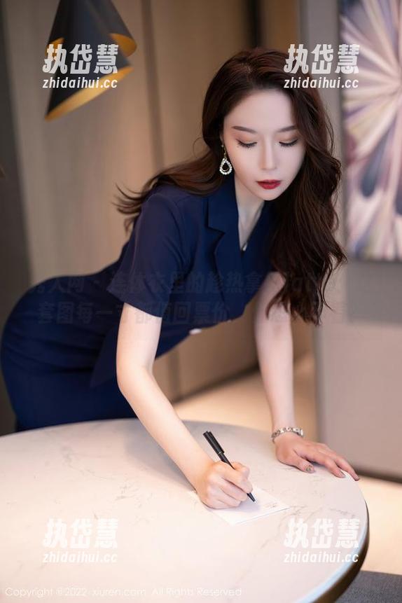 秀人网-趁热拿铁latte 秀人网 - 连体衣里的趁热拿铁latte:这套图每一寸都值回票价,你忍心不看?