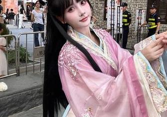 美图更新，秋山AkI户外的新风貌，呀…这角度真别致！