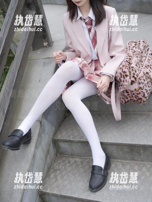 紧急企划-小恩 紧急企划 - 小恩的私拍:蕾丝边缘,甜蜜又危险的诱惑