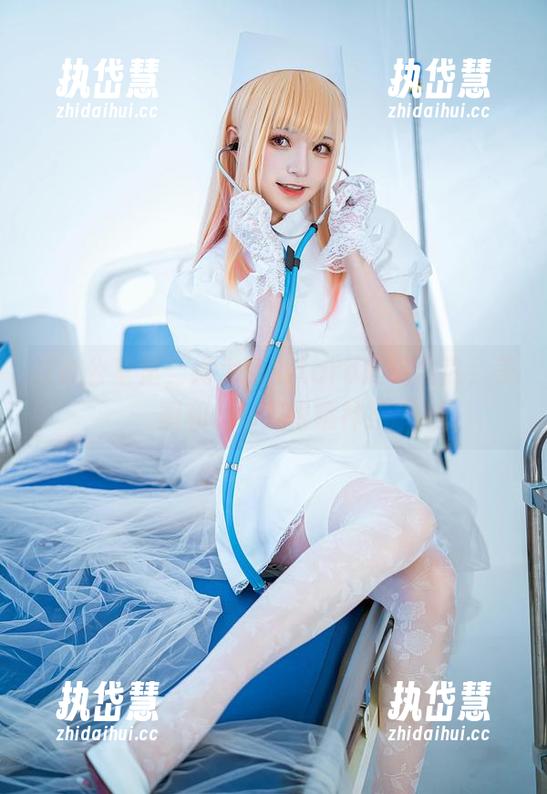 在办公室里，绮太郎kitaro发光发热，美图和cos都很精神！