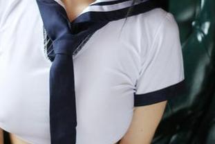美媛馆 – 伊雨蔓Fiona的美图分享，学姐的眼神里藏了啥？