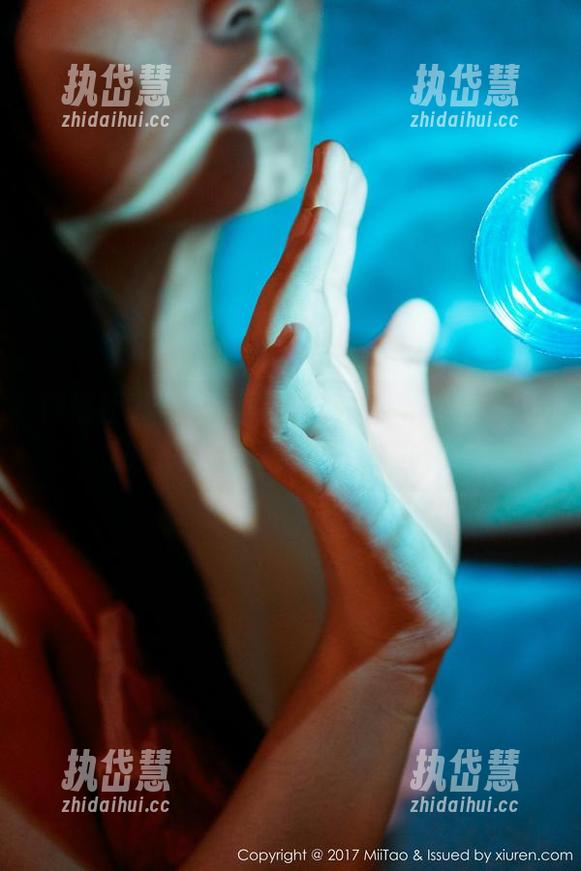 蜜桃社 - 再见了，夏天——梦乃Mandy和她的私房美图在睡衣里过冬