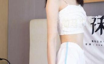 袜啵啵 – 在线瞧瞧稚予的马丁靴，这画面太美我不敢看