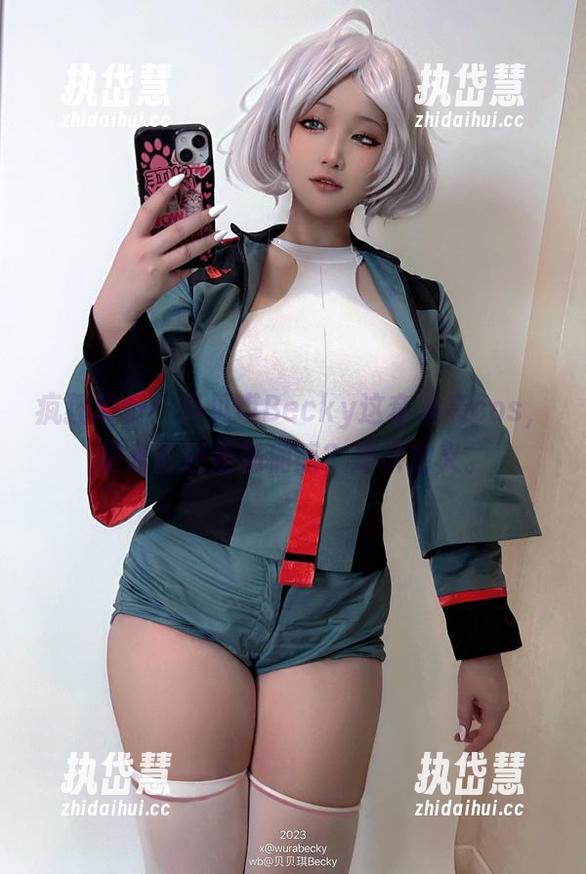 贝贝琪Becky 疯狂解析!贝贝琪Becky这套油亮cos,是光影还是粘稠感?难以定义。