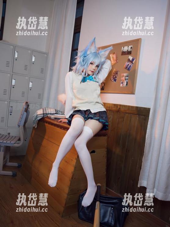 最新cos亮相，铁打萌萌_moi的白衬衫居然…..不掉链子？