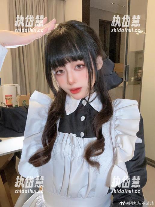 阿九从不咕咕 你想看阿九从不咕咕穿的皮衣?好吧,这些照片是免费的,别客气!