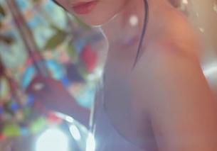 露背毛衣的诱惑，青水百合子高清写真够你回味的！