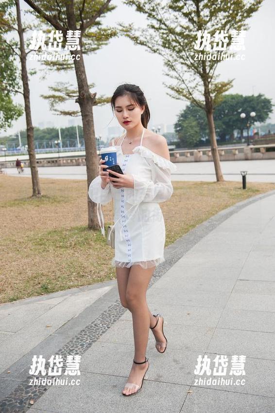 魔镜街拍 - 把自己的车展照搬进精选写真里——玲玲的街拍日志